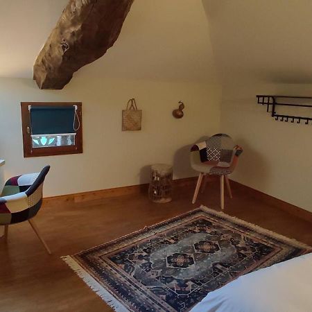 Bed and Breakfast Domaine Les Garrigues Puygaillard-de-Quercy Esterno foto