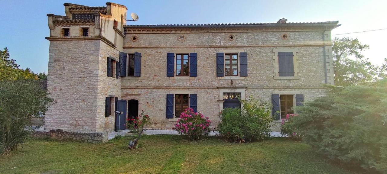 Bed and Breakfast Domaine Les Garrigues Puygaillard-de-Quercy Esterno foto