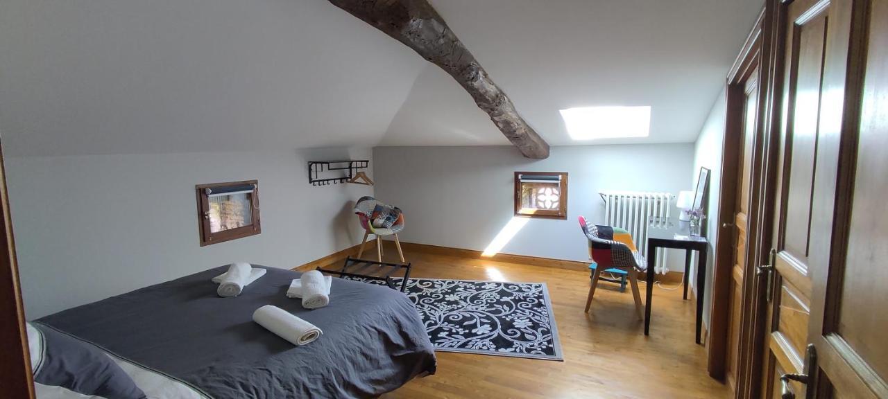 Bed and Breakfast Domaine Les Garrigues Puygaillard-de-Quercy Esterno foto