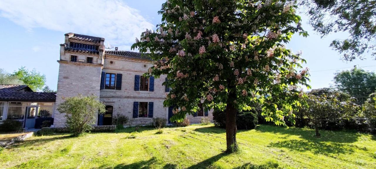 Bed and Breakfast Domaine Les Garrigues Puygaillard-de-Quercy Esterno foto