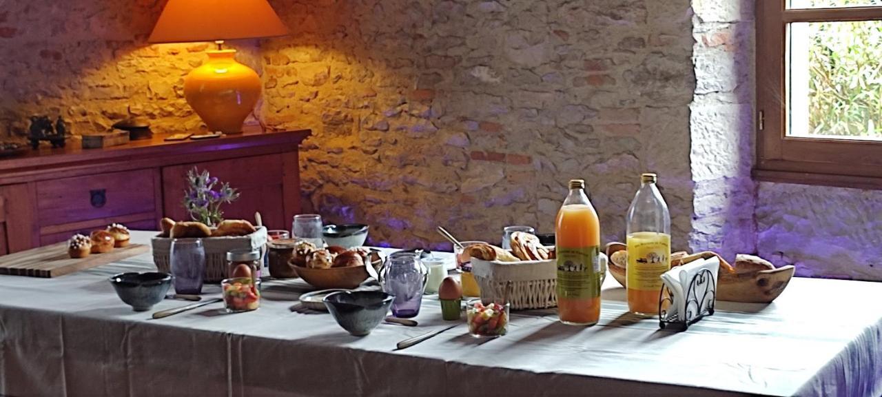 Bed and Breakfast Domaine Les Garrigues Puygaillard-de-Quercy Esterno foto