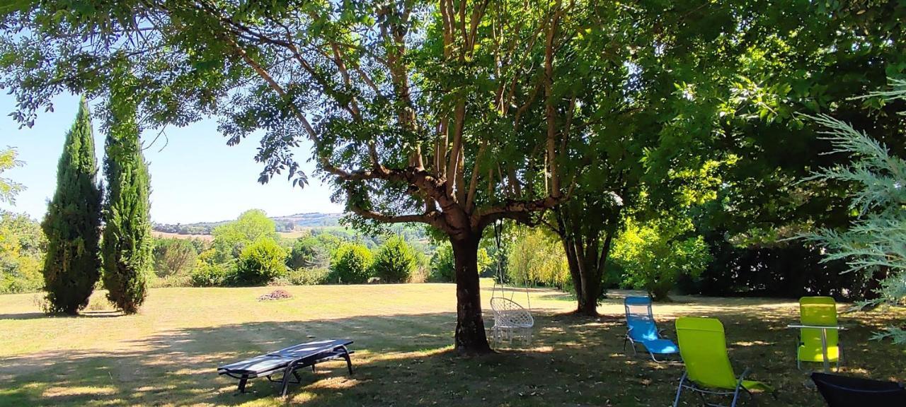 Bed and Breakfast Domaine Les Garrigues Puygaillard-de-Quercy Esterno foto