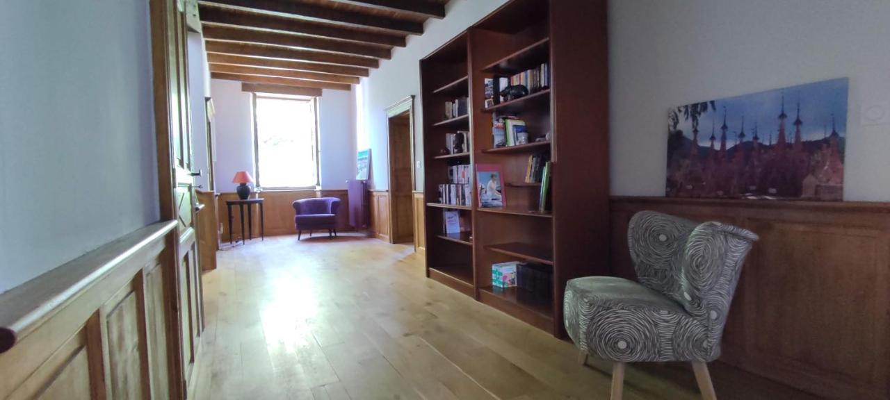 Bed and Breakfast Domaine Les Garrigues Puygaillard-de-Quercy Esterno foto