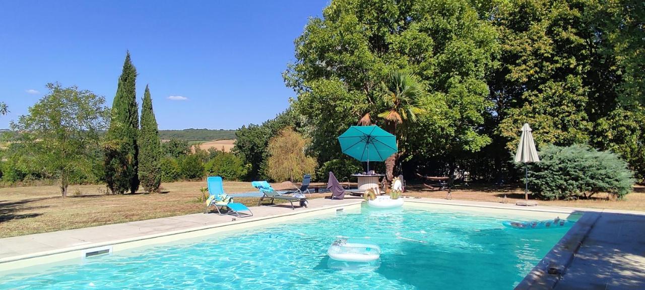 Bed and Breakfast Domaine Les Garrigues Puygaillard-de-Quercy Esterno foto