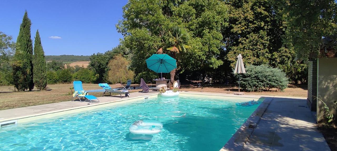 Bed and Breakfast Domaine Les Garrigues Puygaillard-de-Quercy Esterno foto