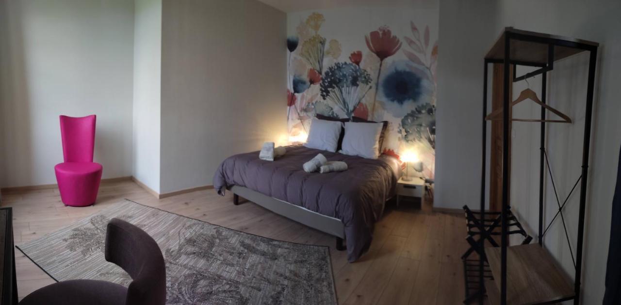Bed and Breakfast Domaine Les Garrigues Puygaillard-de-Quercy Esterno foto
