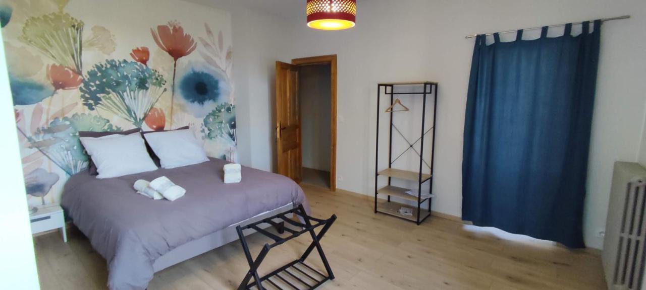 Bed and Breakfast Domaine Les Garrigues Puygaillard-de-Quercy Esterno foto